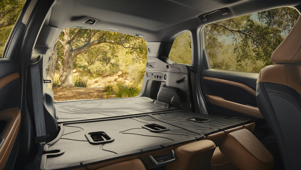 Ultra-versatile and user-friendly cargo area